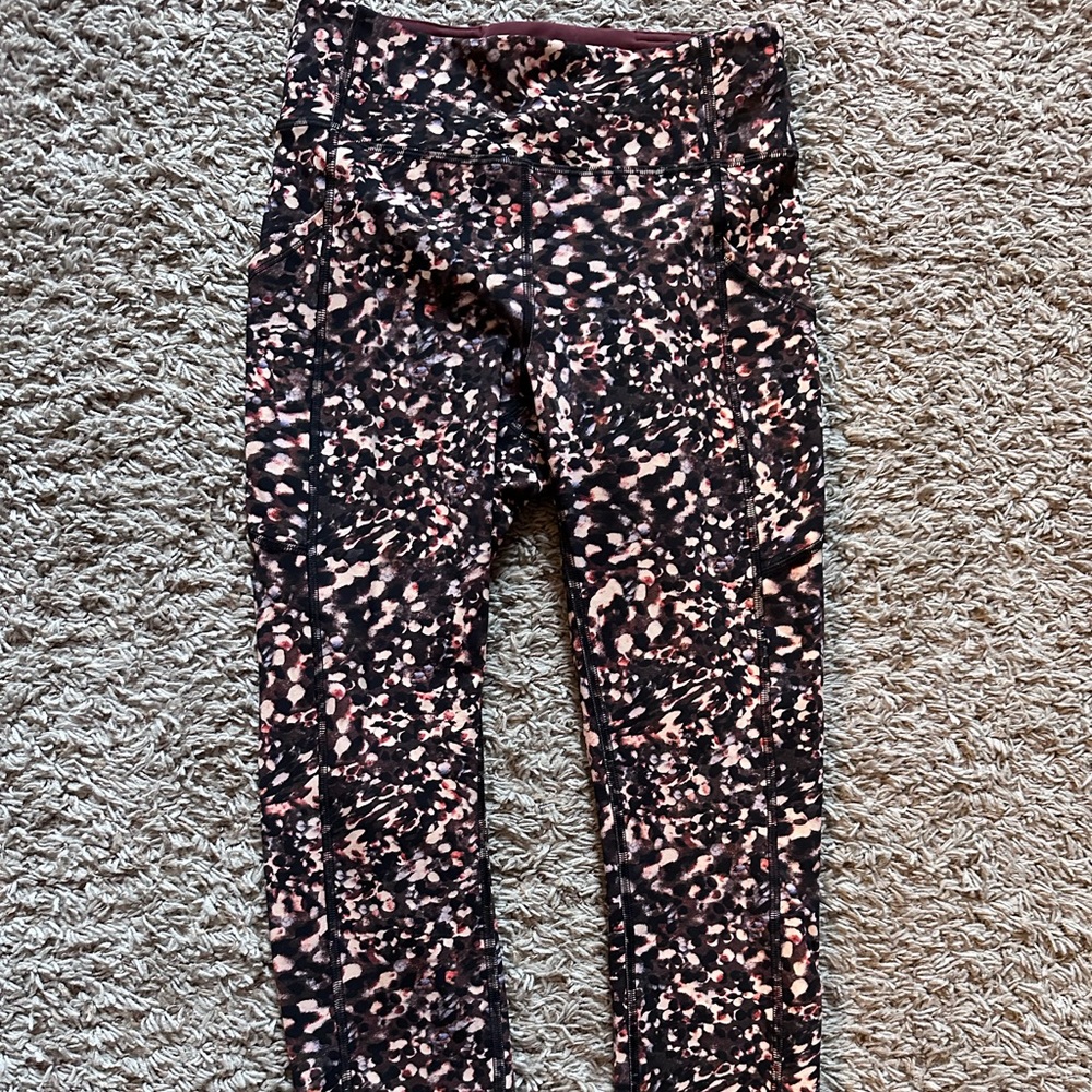 Lululemon leggings size 6